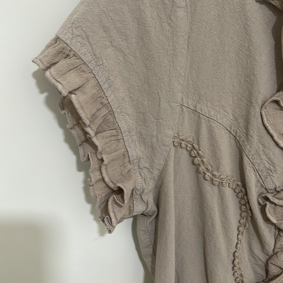 1x Gretty Zueger button up top - Picture 3 of 7